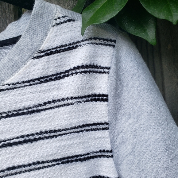 Lou & Grey crewneck sweater w/ textured stripes - Picture 3 of 9